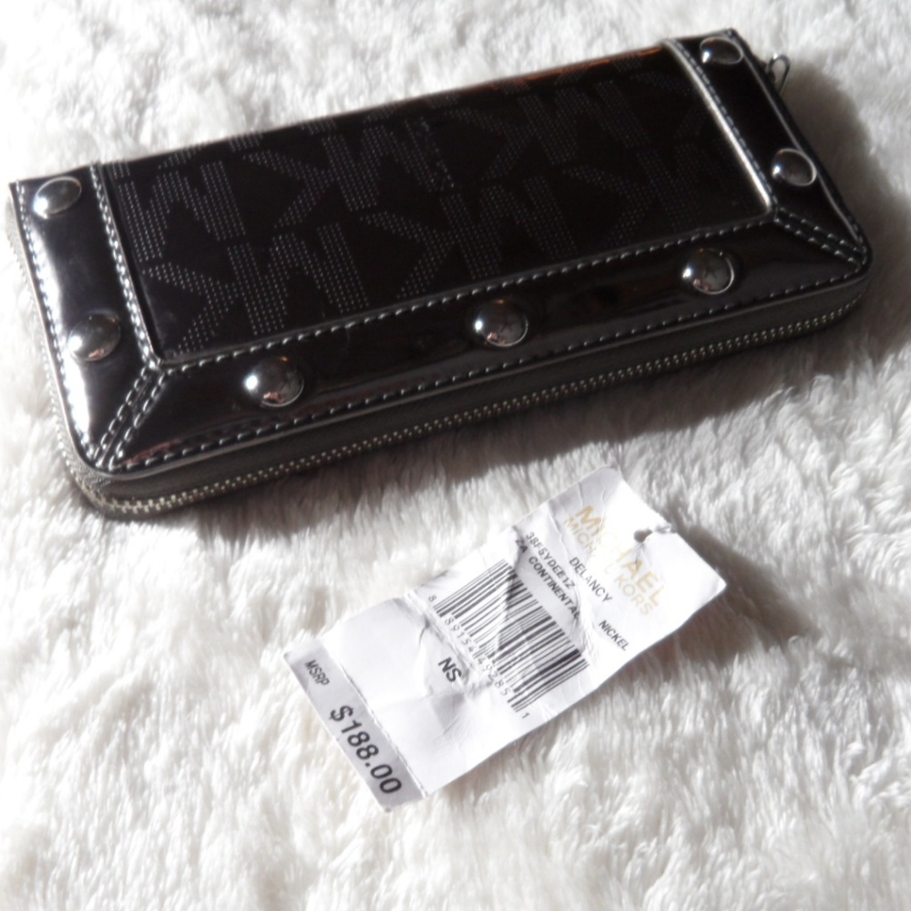 Patent Studded Wallet Multifunction - Picture 2 of 8